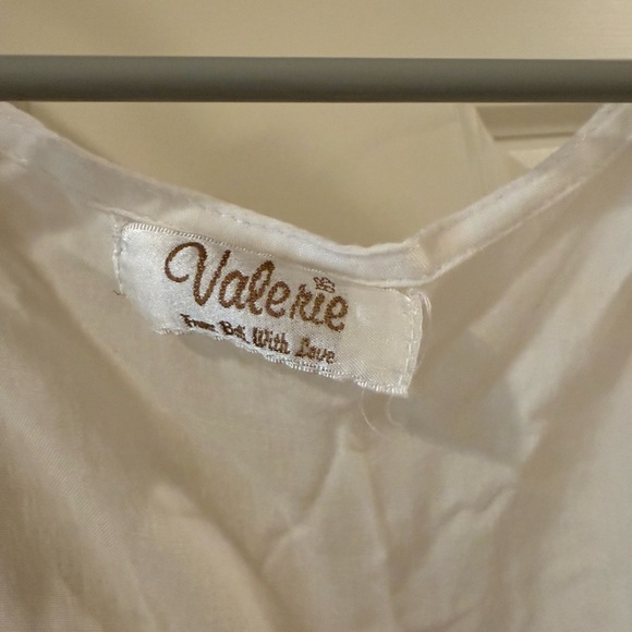 Valerie Stevens White Dress - Picture 3 of 3